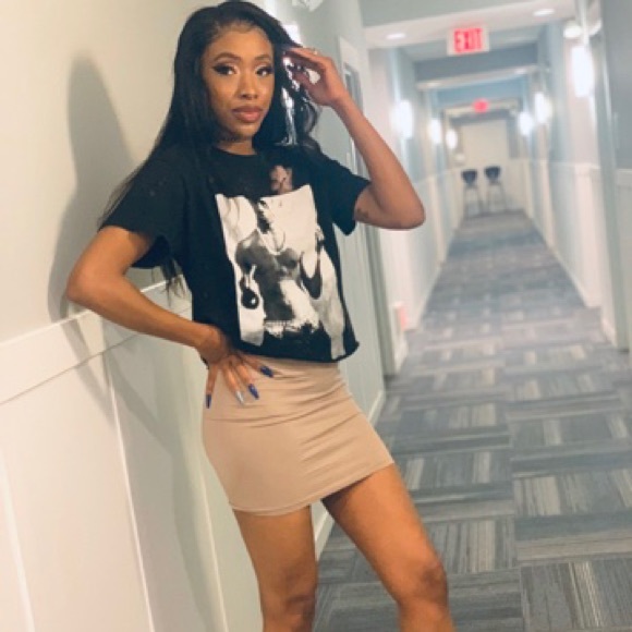 Hey Beautiful! Come shop in my Rabbit Hole 🐰💖 - Picture 5 of 8